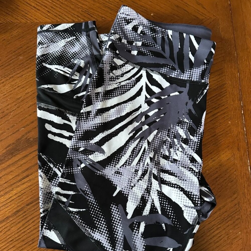DKNY Sport Crop High Waist Leggings, Mesh Insert Detail, XL, EUC